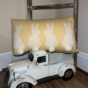 Cupcakes and cashmere pillow